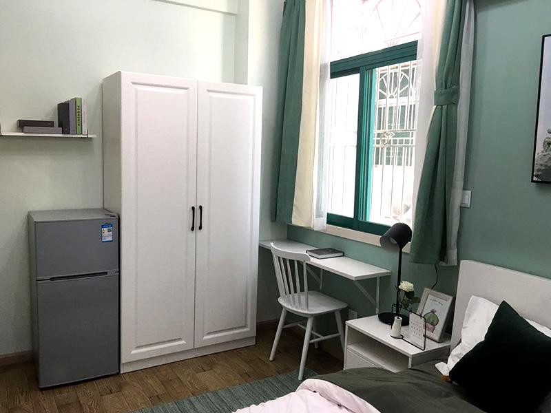 現代輕奢極簡(jiǎn)衣柜